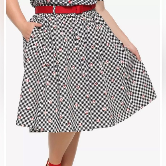 Disney Her Universe Gingham Poison Apple Skirt - Picture 1 of 5